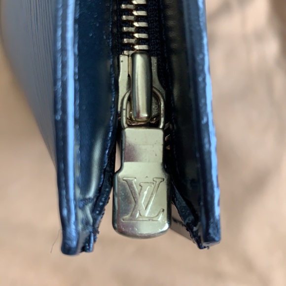 Louis Vuitton St. Jacques Epi GM *100% Authentic* - Picture 6 of 8